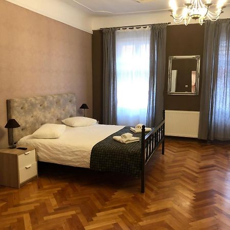 Poet Pastior Residence سيبيو المظهر الخارجي الصورة