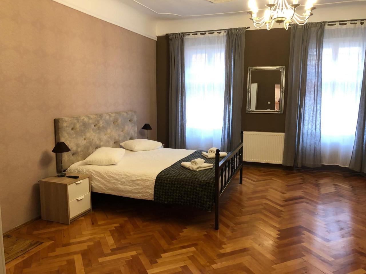 Poet Pastior Residence سيبيو المظهر الخارجي الصورة