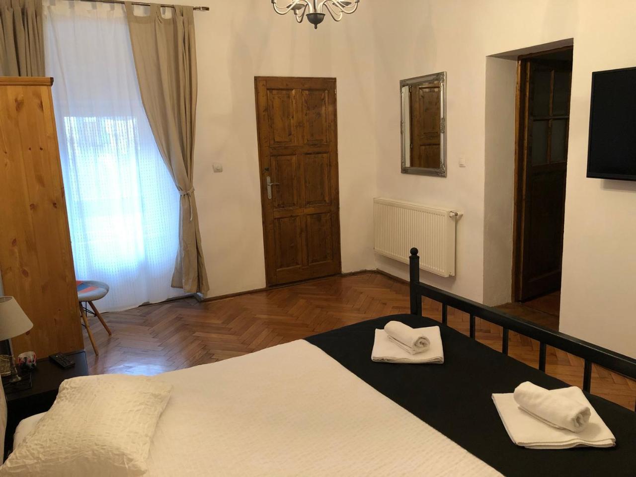 Poet Pastior Residence سيبيو المظهر الخارجي الصورة