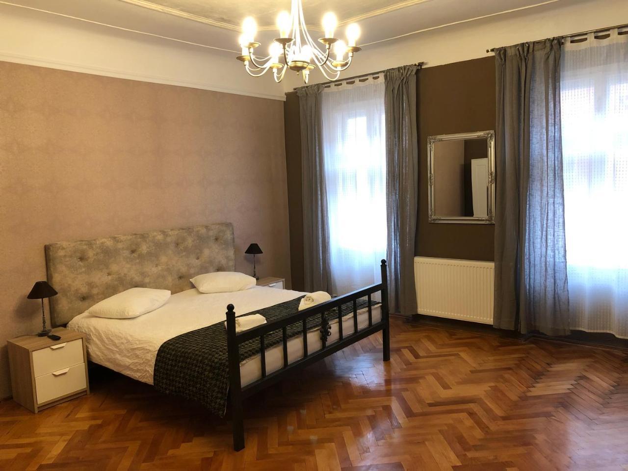 Poet Pastior Residence سيبيو المظهر الخارجي الصورة