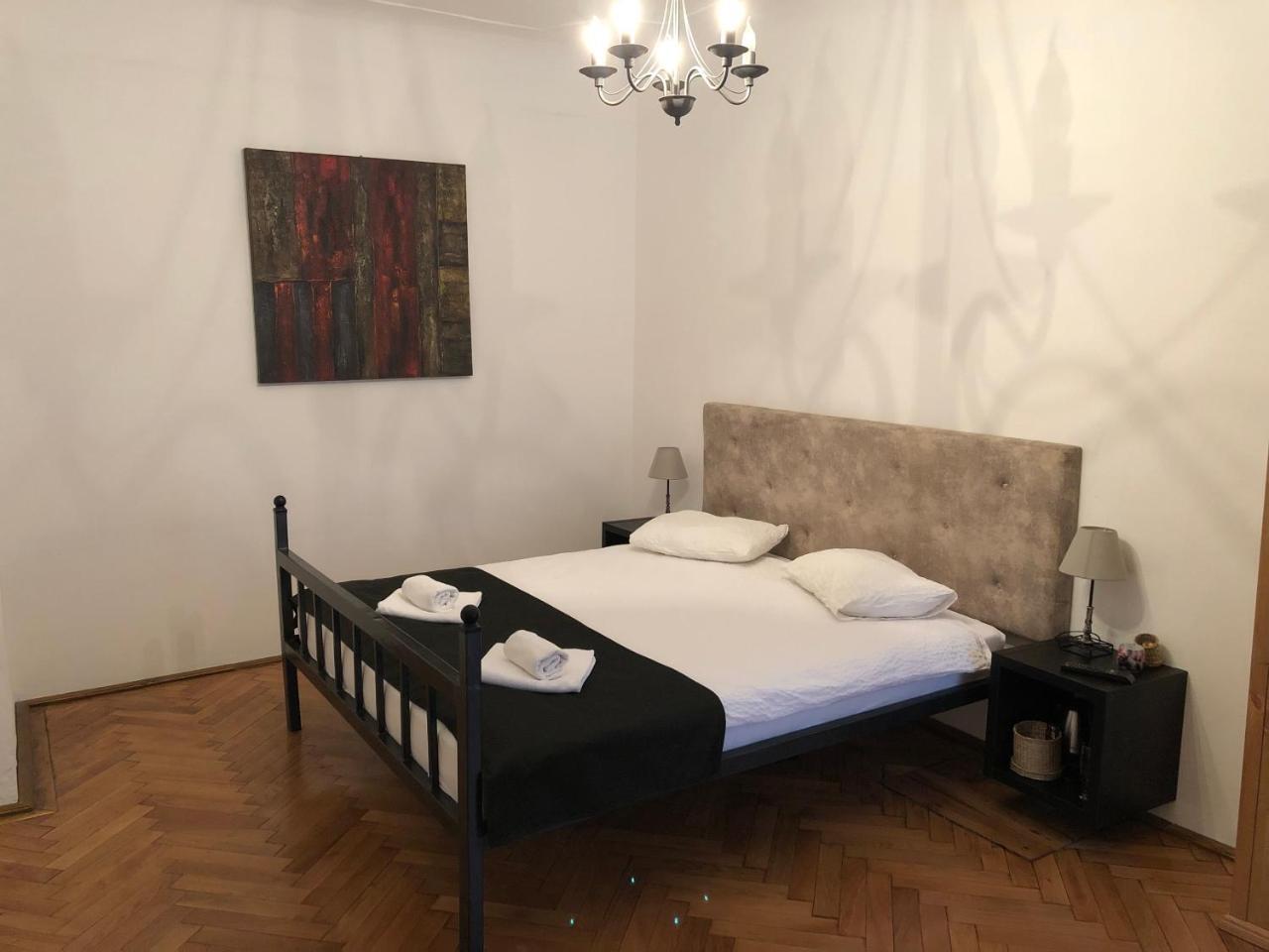Poet Pastior Residence سيبيو المظهر الخارجي الصورة
