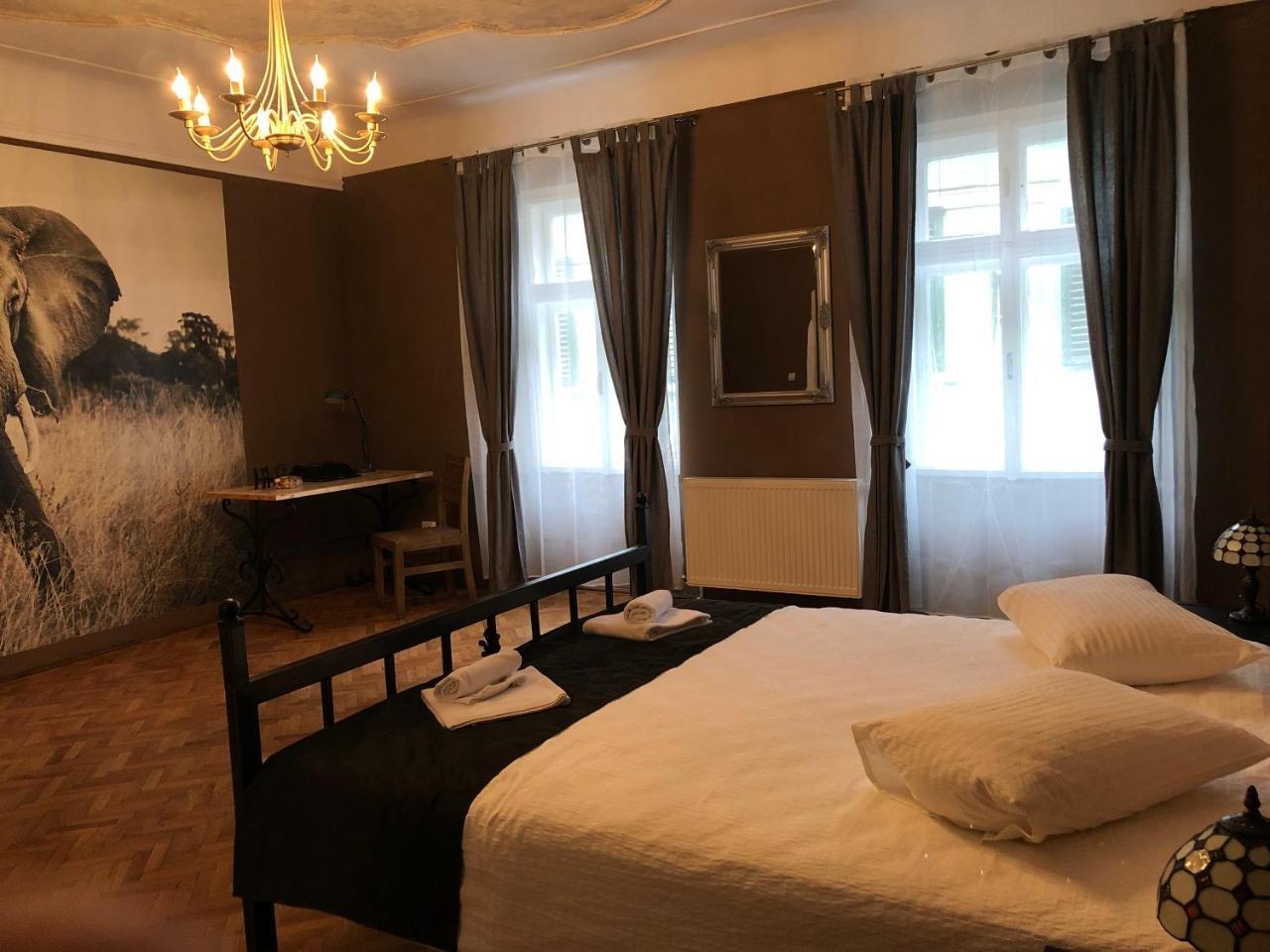 Poet Pastior Residence سيبيو المظهر الخارجي الصورة